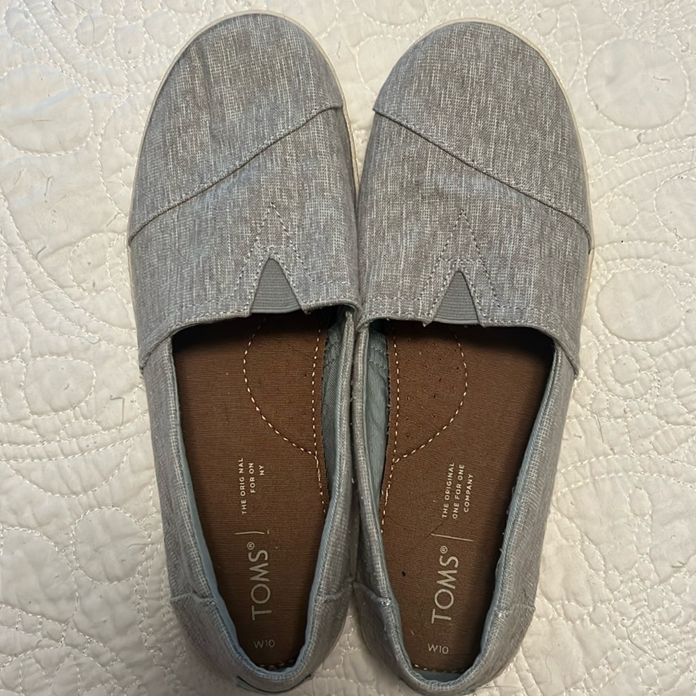 Gray Tom’s Slip-on Sneaker size 10